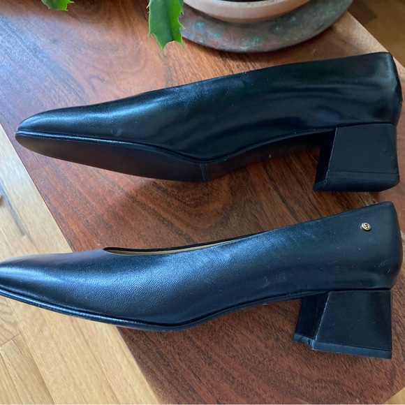 Aigner block heel pumps. - Picture 2 of 3